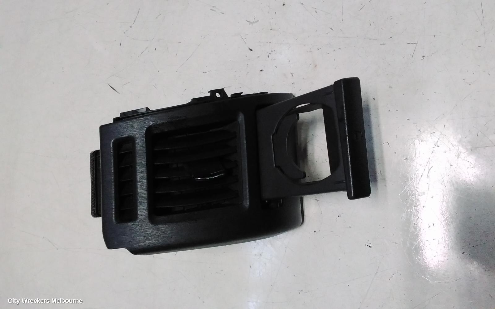 TOYOTA PRIUS, ZVW40R, PRIUS V, 05/2012 - 11/2022, LHS VENT: 145012 - Image 2