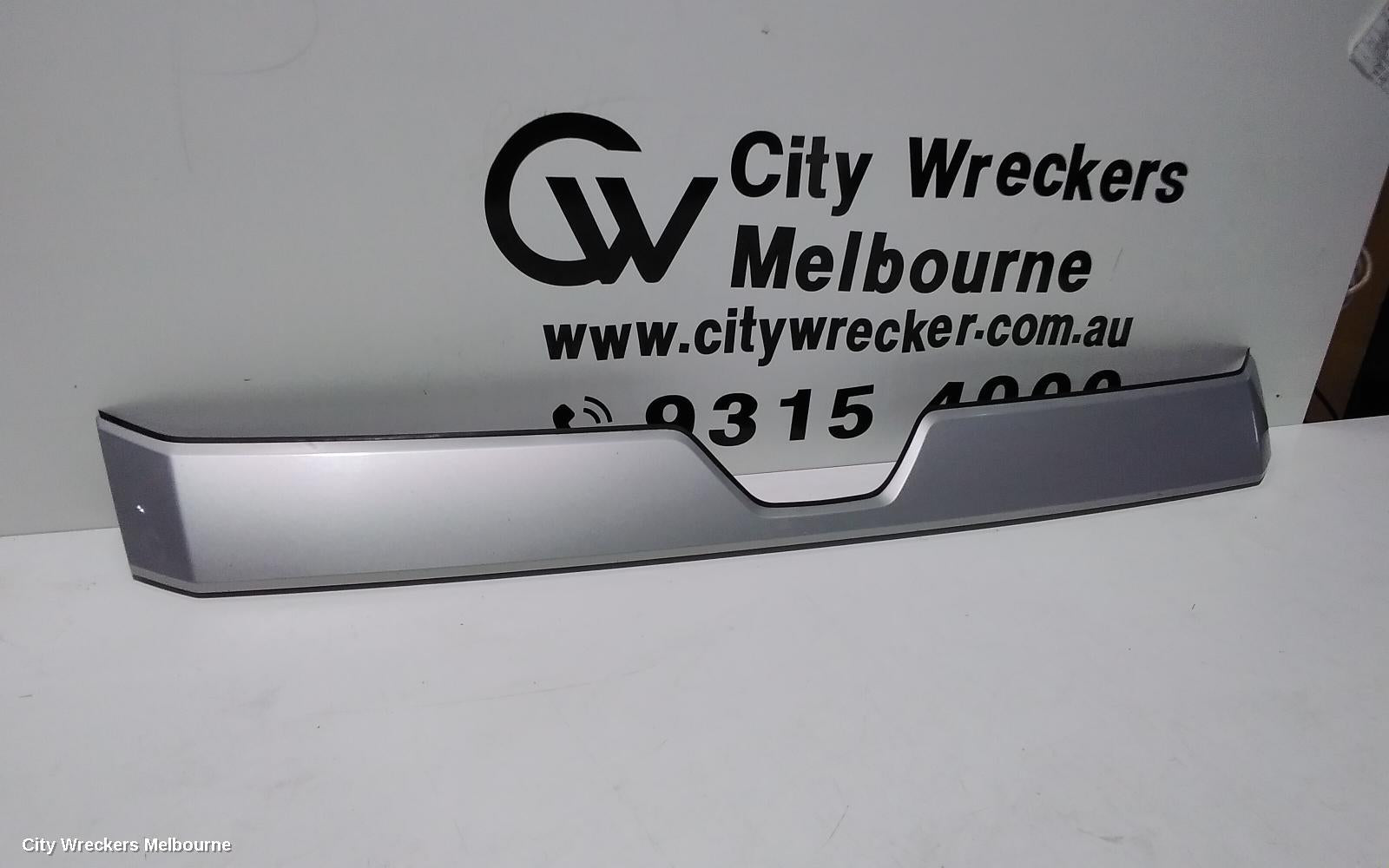 TOYOTA HIACE GRILLE, RADIATOR GRILLE (UPPER), 300 SERIES, 04/2019 ONWARDS - Image 3