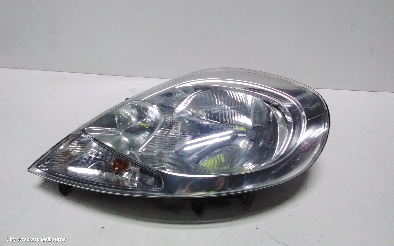 RENAULT TRAFIC LEFT HEADLAMP, X82, HALOGEN TYPE, 01/2015 - 09/2022 - Image 2