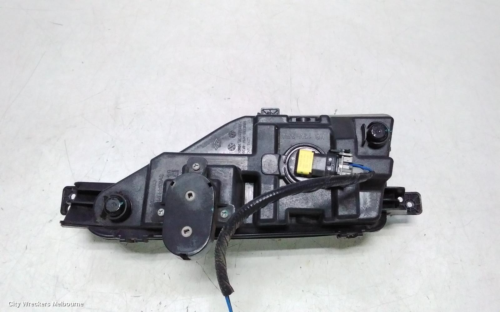 LDV DELIVER 9 RIGHT INDICATOR/FOG/SIDE, BUMPER FOGLAMP SURROUND, 07/2020 ONWARDS - Image 3