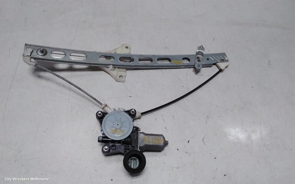 SUZUKI SWIFT LEFT FRONT WINDOW REG/MOTOR, FZ, POWER, 08/2010 - 03/2017 - Image 1