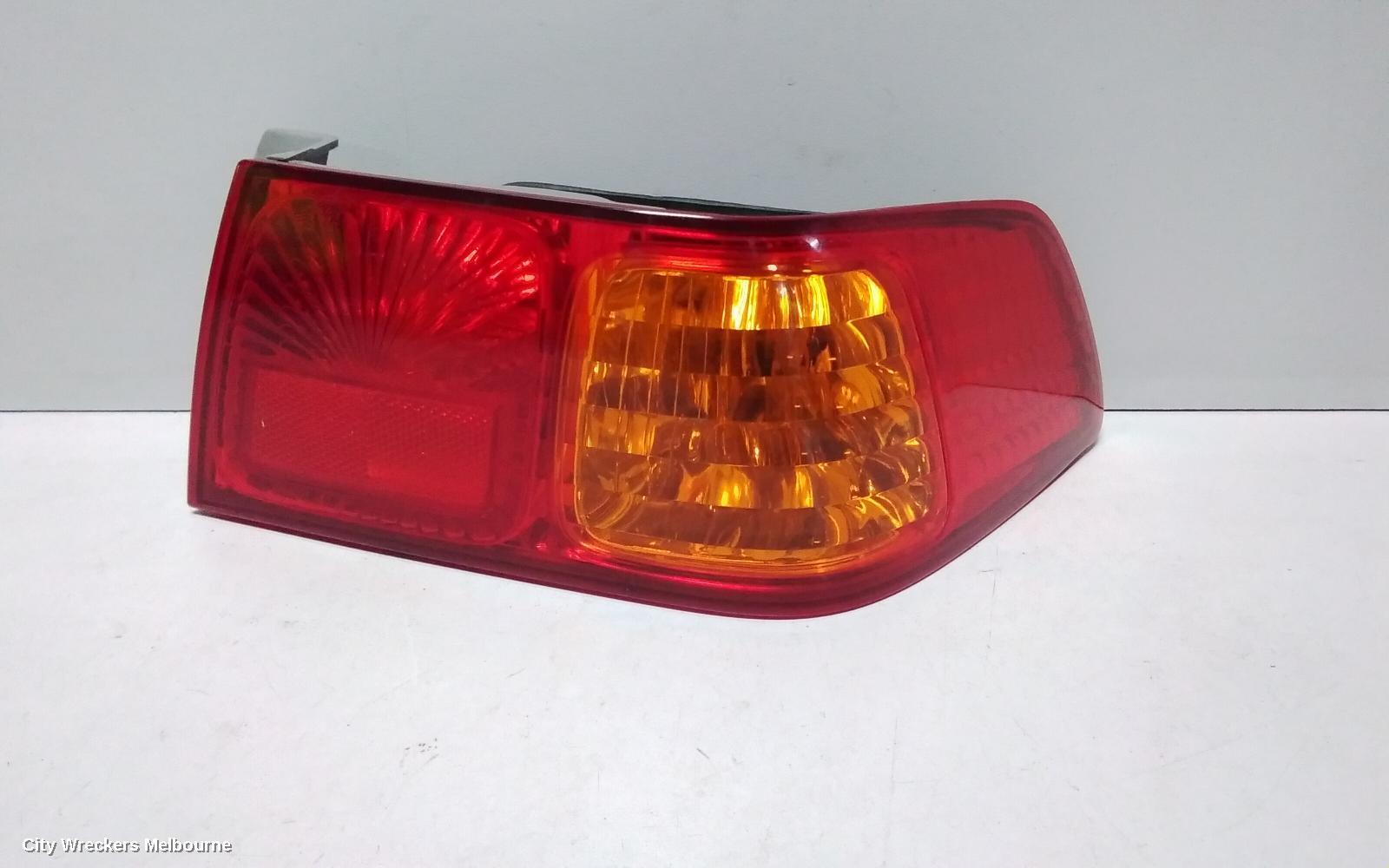 TOYOTA CAMRY RIGHT TAILLIGHT, SK20, SEDAN, 10/2000 - 08/2002 - Image 2