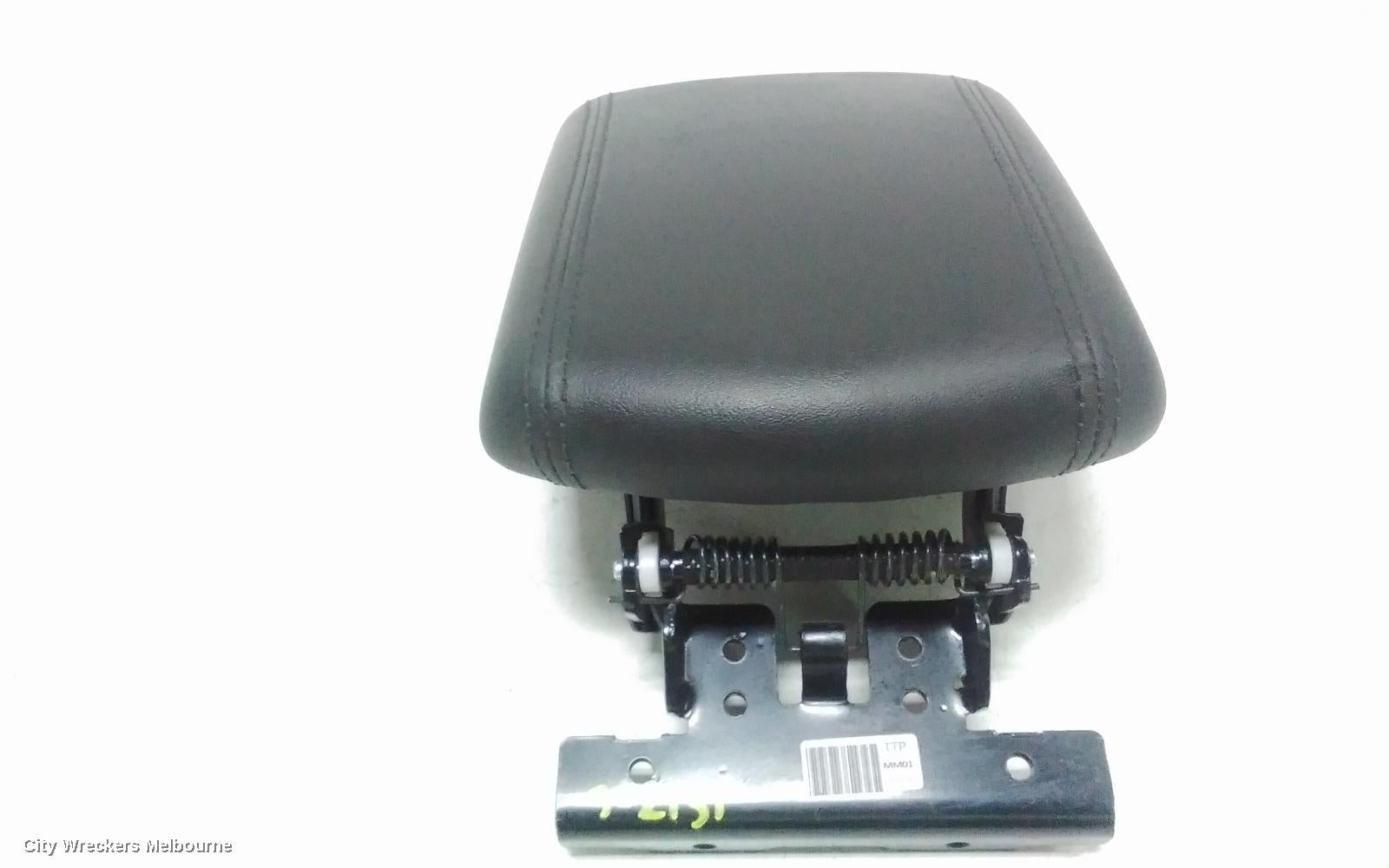 HYUNDAI TUCSON CONSOLE, CONSOLE LID ONLY, TL, W/ PARK BRAKE LEVER, 06/2015 - 01/2021 - Image 3