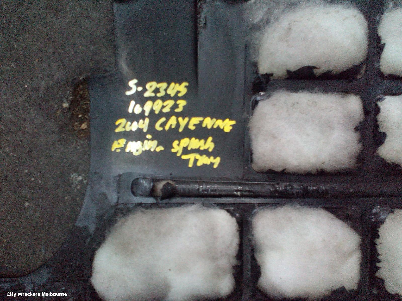 PORSCHE CAYENNE ENGINE COVER, PETROL, 4.5, 9PA, TWIN TURBO, 06/2003 - 12/2006 - Image 3