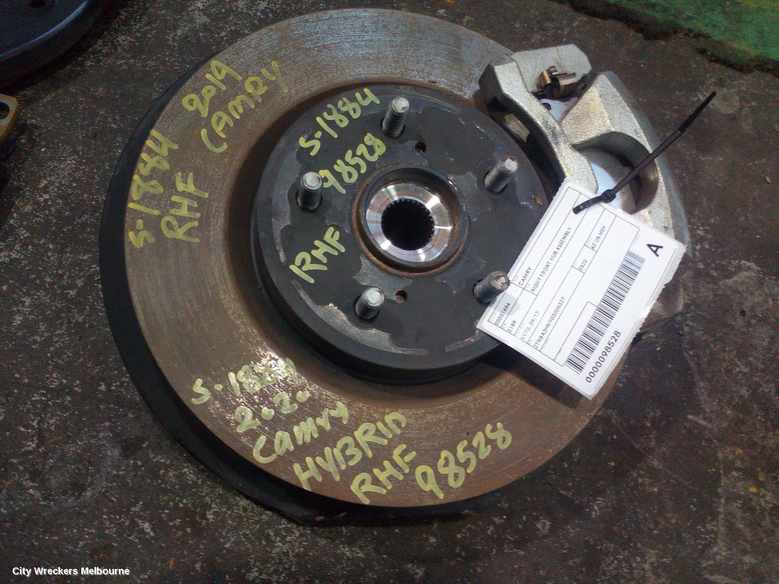 TOYOTA CAMRY RIGHT FRONT HUB ASSEMBLY, XV70, HYBRID TYPE, 09/2017 ONWARDS - Image 1