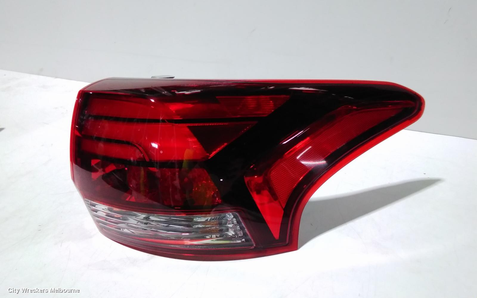 MITSUBISHI OUTLANDER RIGHT TAILLIGHT, ZK-ZL, 04/2015 - 07/2021 - Image 3