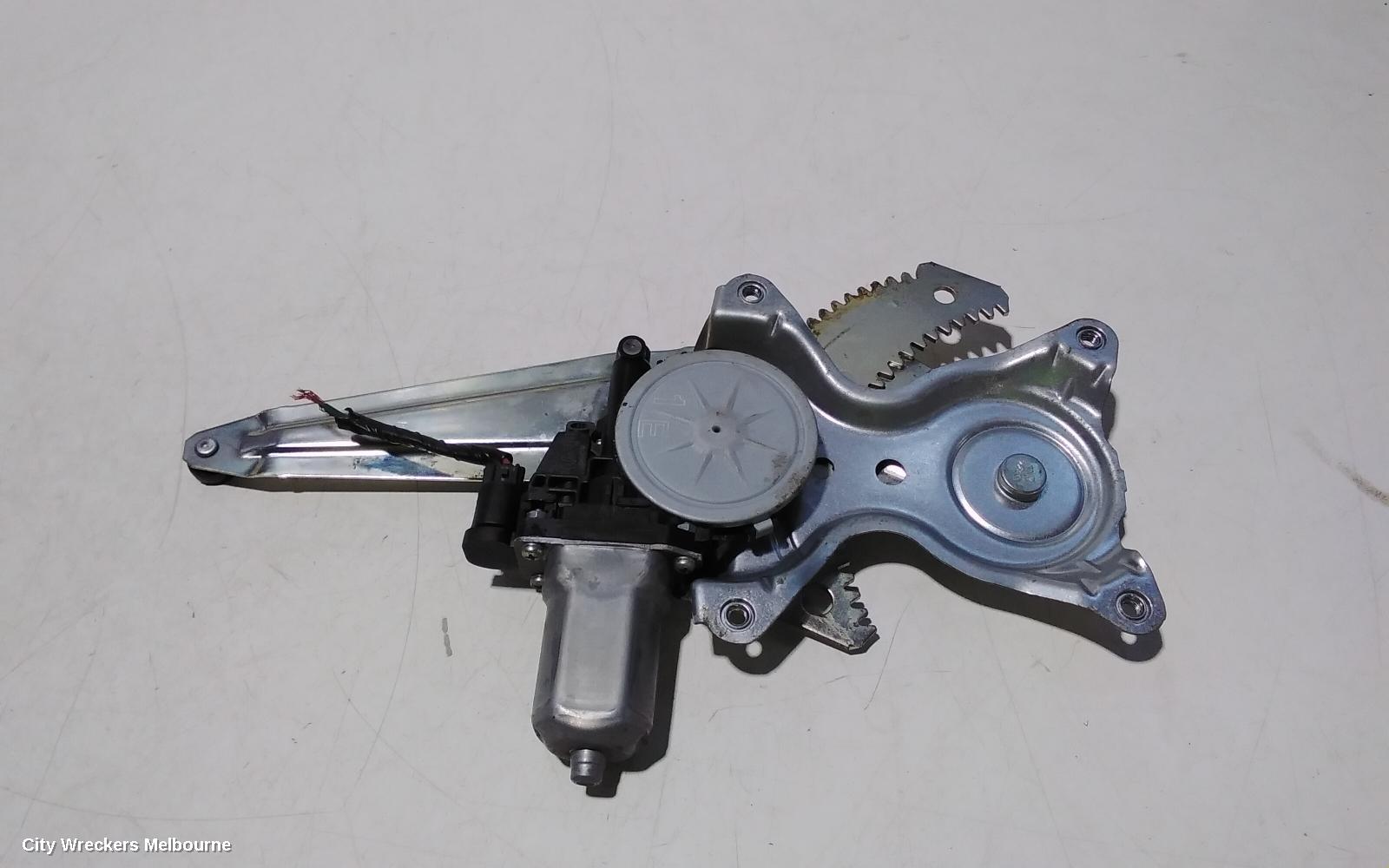 SUZUKI SWIFT RIGHT REAR WND REG/MOTOR, FZ, POWER, 08/2010 - 03/2017 - Image 1