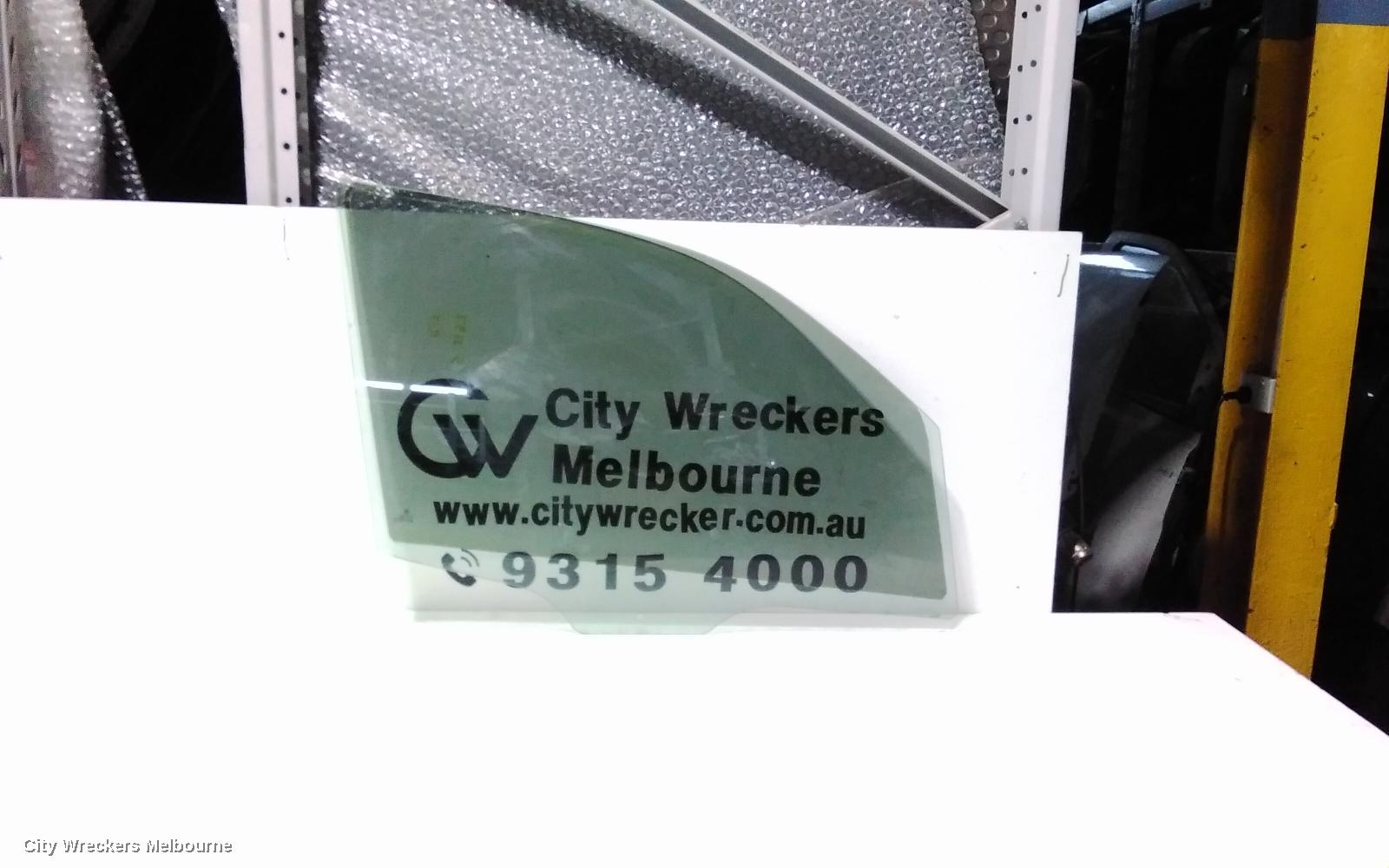 VOLKSWAGEN AMAROK RIGHT FRONT DOOR WINDOW, 2H, 12/2010 ONWARDS - Image 1
