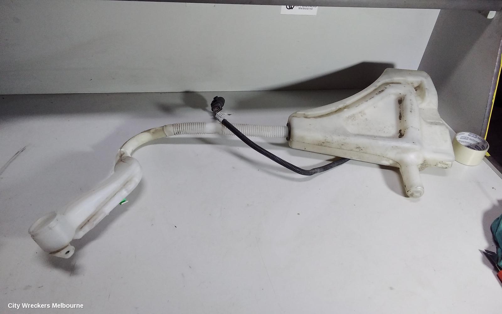 AUDI Q7 WASHER BOTTLE, 4L, W/ H/LAMP WASHER TYPE, 09/2006 - 08/2015 - Image 1