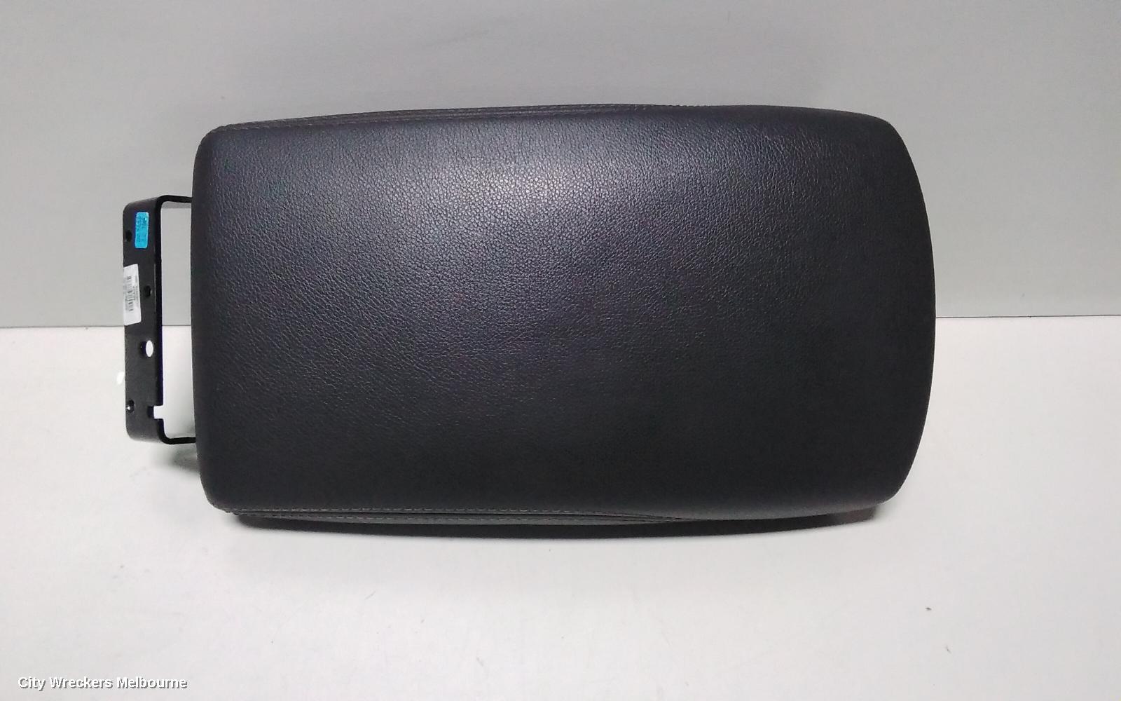 NISSAN QASHQAI CONSOLE, J11, CONSOLE LID ONLY, LEATHER, 06/2014 - 07/2021 - Image 3