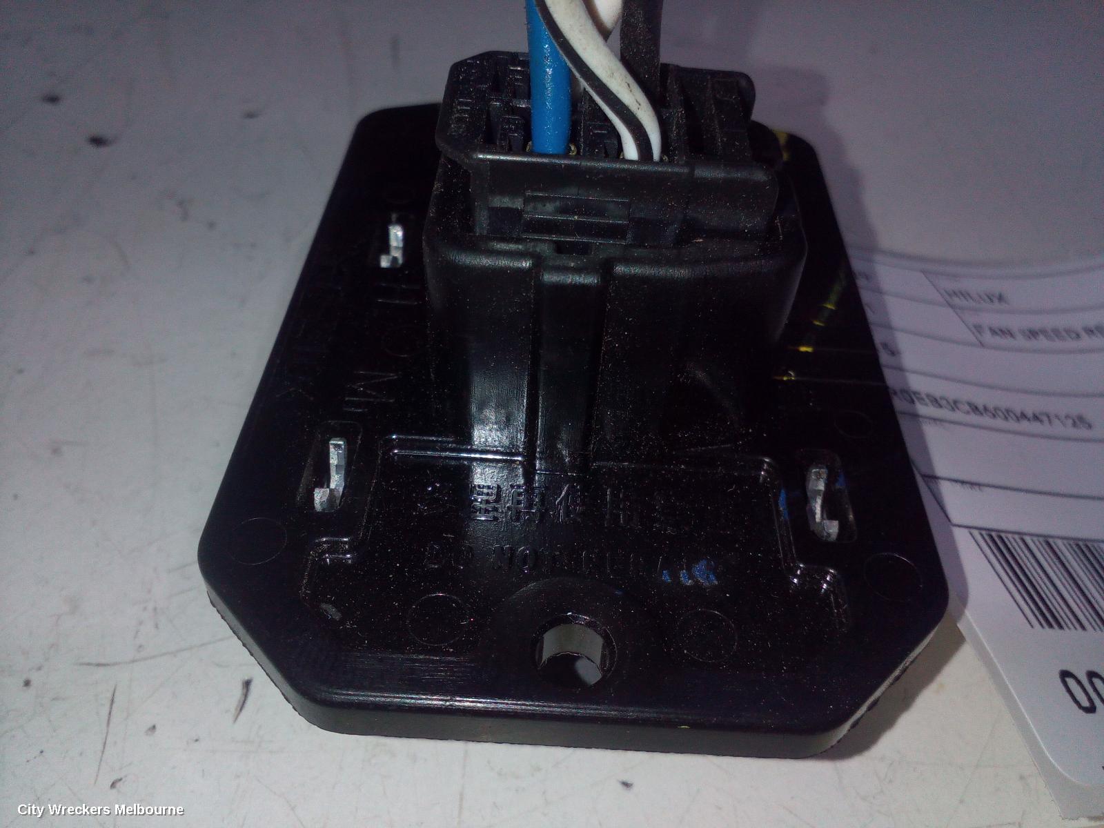 TOYOTA HILUX FAN SPEED RESISTOR, NON CLIMATE CONTROL TYPE, 06/2015 ONWARDS - Image 3