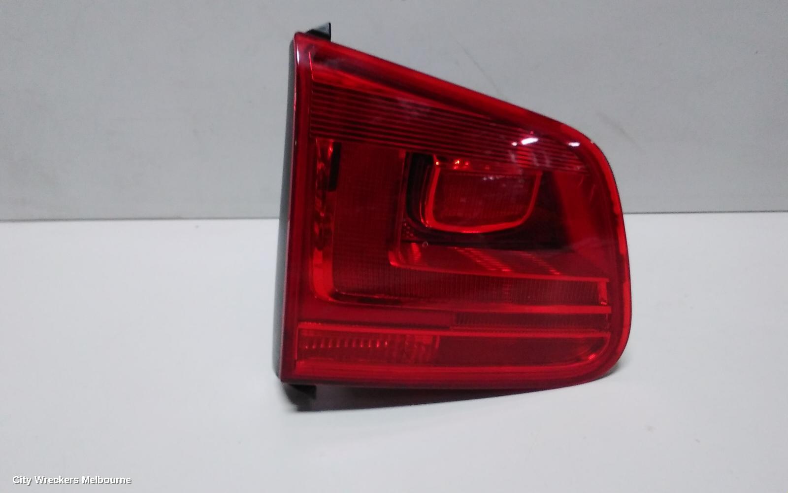 VOLKSWAGEN TIGUAN REAR GARNISH, TAILGATE LAMP (RH SIDE), 5N, 07/2011 - 08/2016 - Image 2