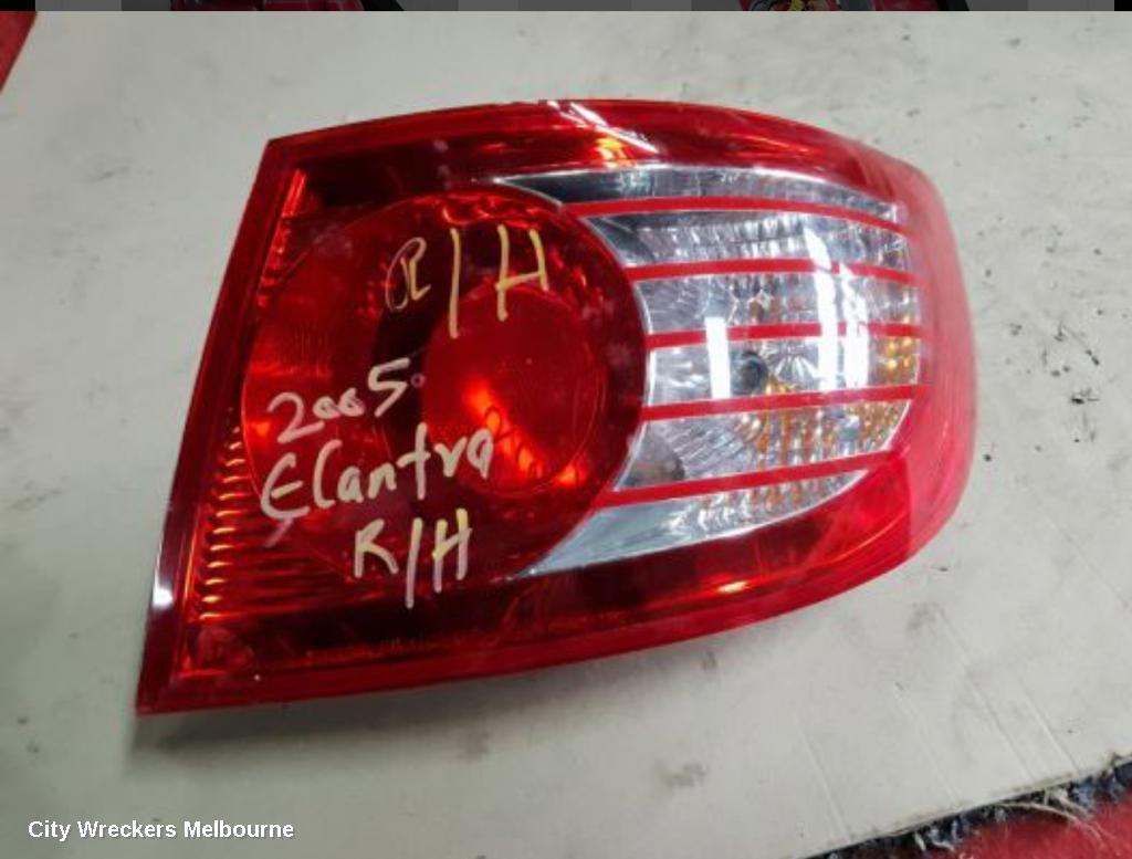 HYUNDAI ELANTRA RIGHT TAILLIGHT, XD, HATCH, 10/2003 - 07/2006 - Image 1