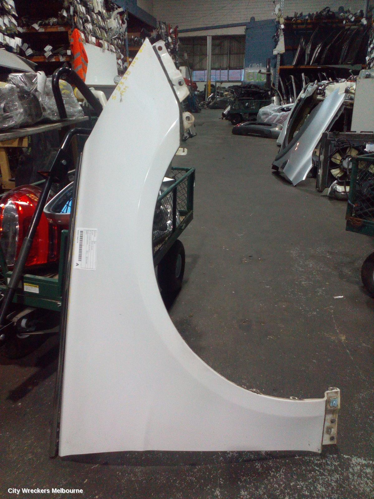 HYUNDAI I45 RIGHT GUARD, YF, NON FLASHER TYPE, 02/2010 - 04/2014 - Image 2