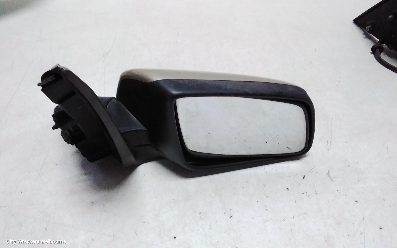 HOLDEN COMMODORE RIGHT DOOR MIRROR, VE, NON HEATED & NON PUDDLE LAMP TYPE, 08/2006 - 04/2013 - Image 1