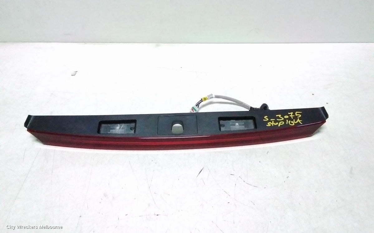 KIA CERATO REAR GARNISH, BOOTLID GARNISH W/ NUMBER PLATE LIGHT AND REVERSE CAMERA, BD, 04/2018 - 03/2021 - Image 2