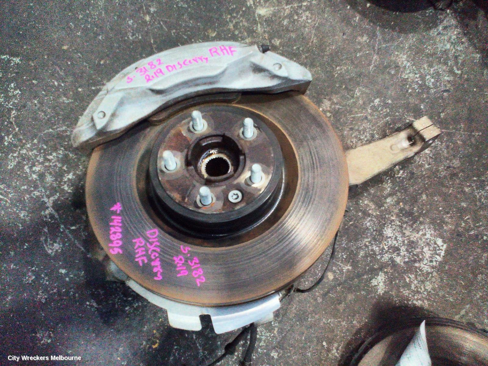 LAND ROVER DISCOVERY RIGHT FRONT HUB ASSEMBLY, L462, 12/2016 ONWARDS - Image 1