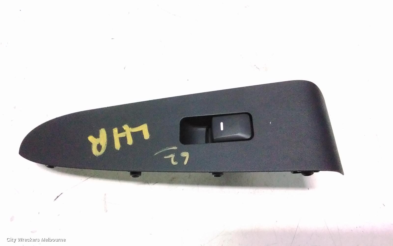 KIA SPORTAGE PWR DR WIND SWITCH, LH REAR/RH REAR, NON HEATED SEAT BUTTON TYPE, SL, 06/2013 - 10/2015 - Image 1