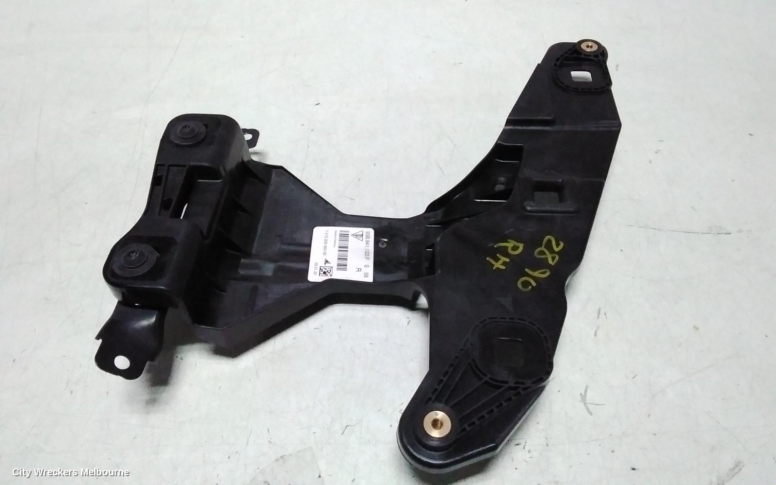 PORSCHE MACAN, 95B, 06/2014 - 12/2025, RHF HEADLIGHT BRAKET: 132674 - Image 2