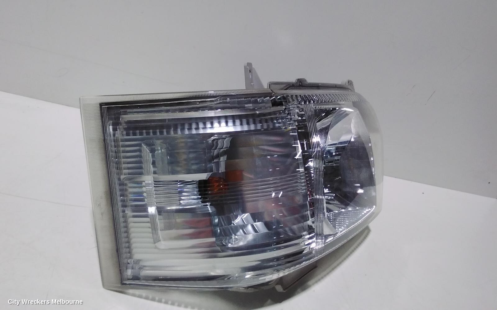 TOYOTA HIACE RIGHT HEADLAMP, TRH/KDH, LWB/SWB, 12/2013 - 04/2019 - Image 3