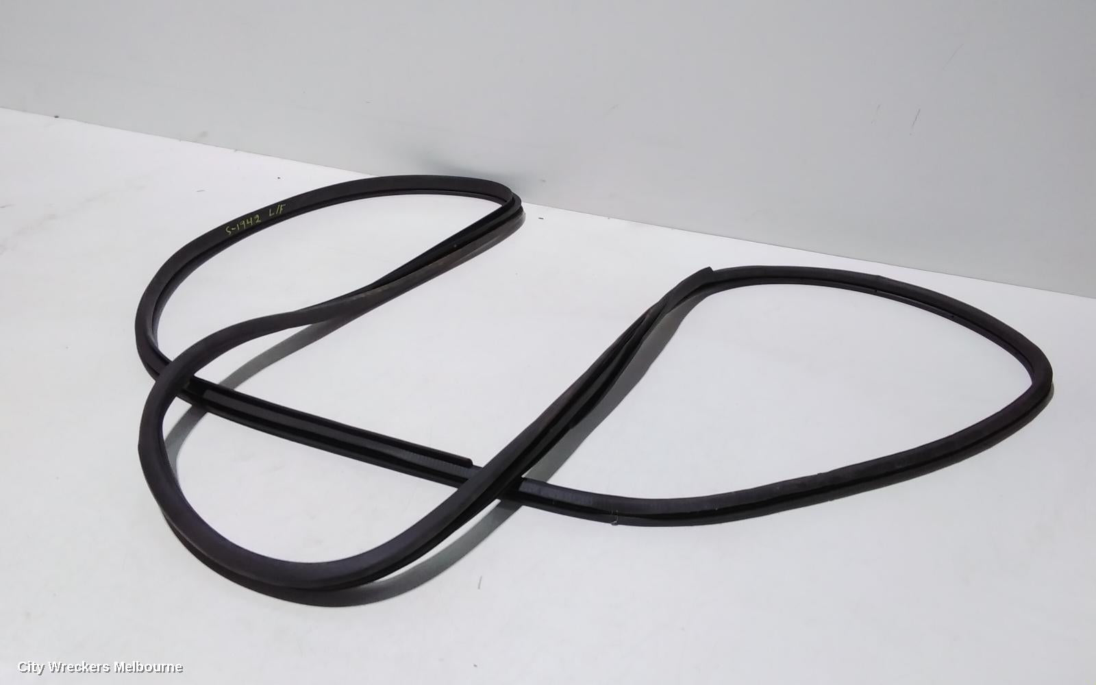TOYOTA HIACE SEAL, LHF DOOR SEAL : 93901, LH FRONT RUBBER SEAL, 300 SERIES, 02/2019 ONWARDS - Image 2