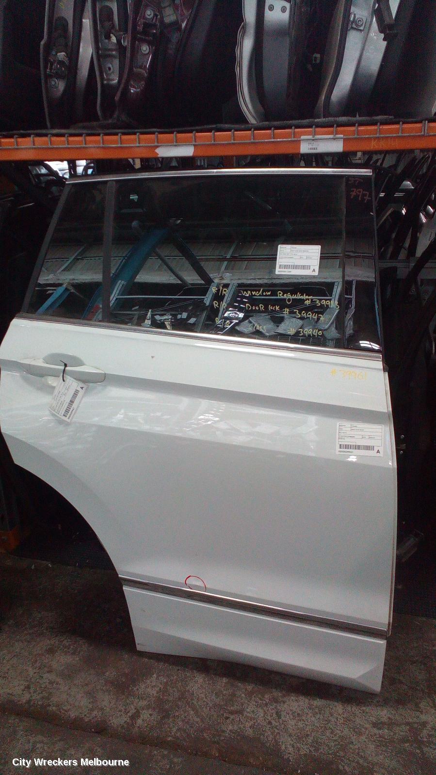 VOLKSWAGEN TIGUAN RIGHT REAR DOOR WINDOW, 5NA, DARK TINT TYPE, 06/2016 ONWARDS - Image 2
