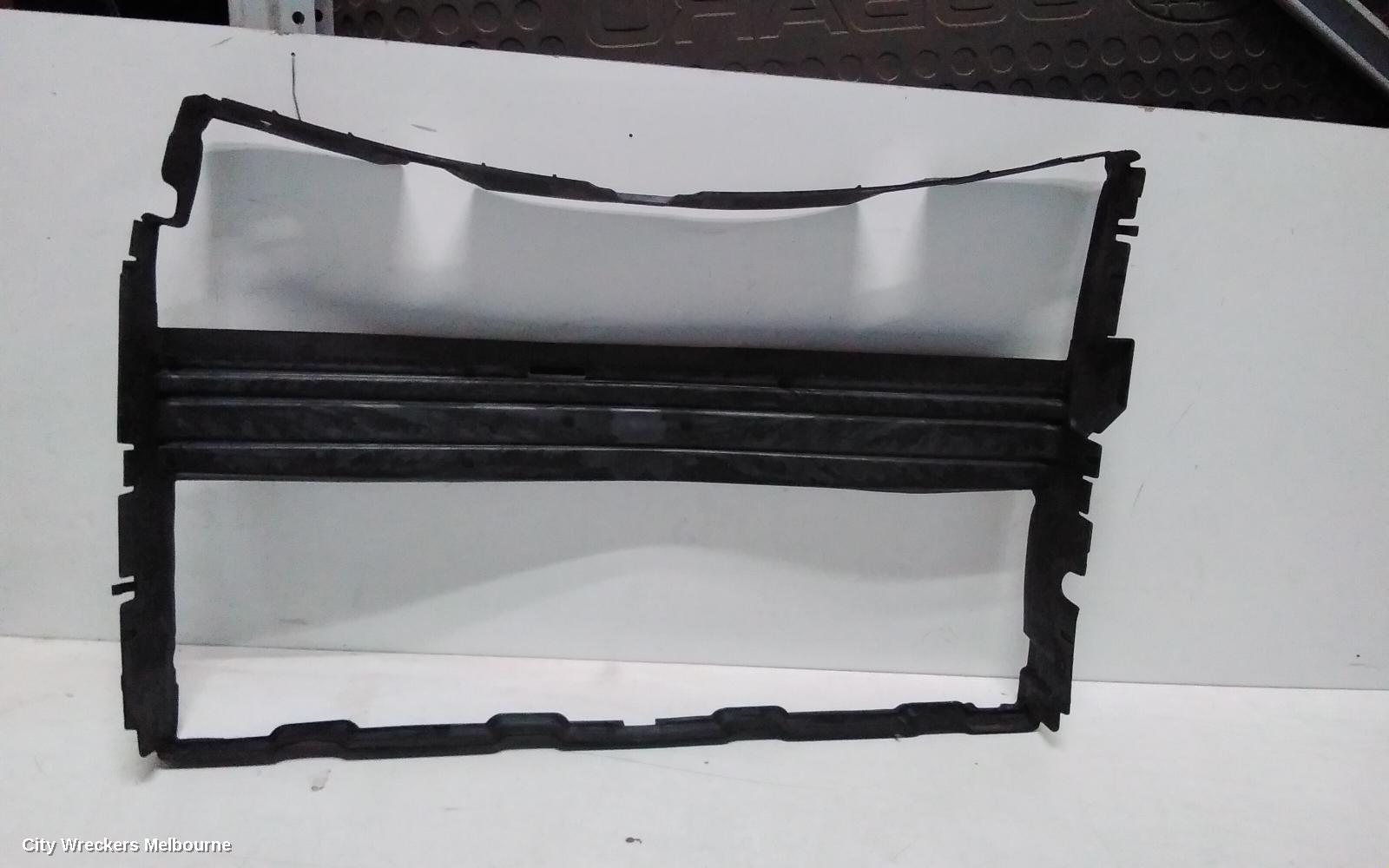 LAND ROVER DISCOVERY SPORT, L550, 01/2015 ONWARDS, PLASTIC AROUN RADIATO: 140231 - Image 3
