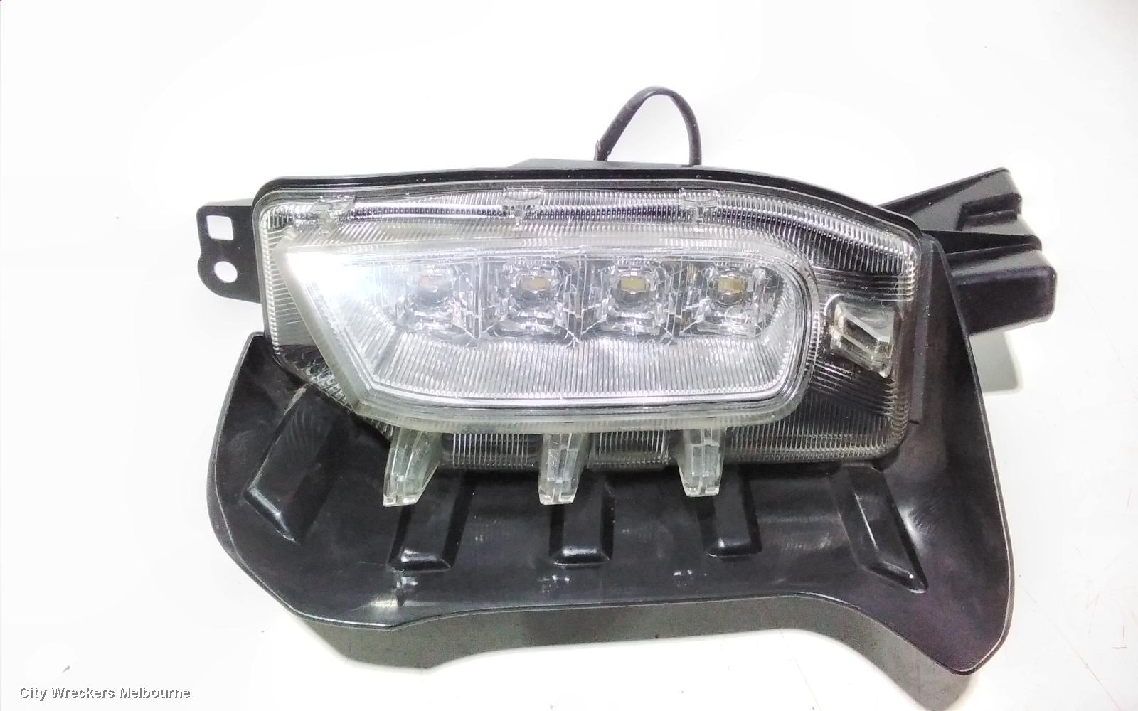 TOYOTA PRIUS LEFT INDICATOR/FOG/SIDE, ZVW40R, PRIUS V, BUMPER FLASHER, 05/2012 - 05/2015 - Image 2