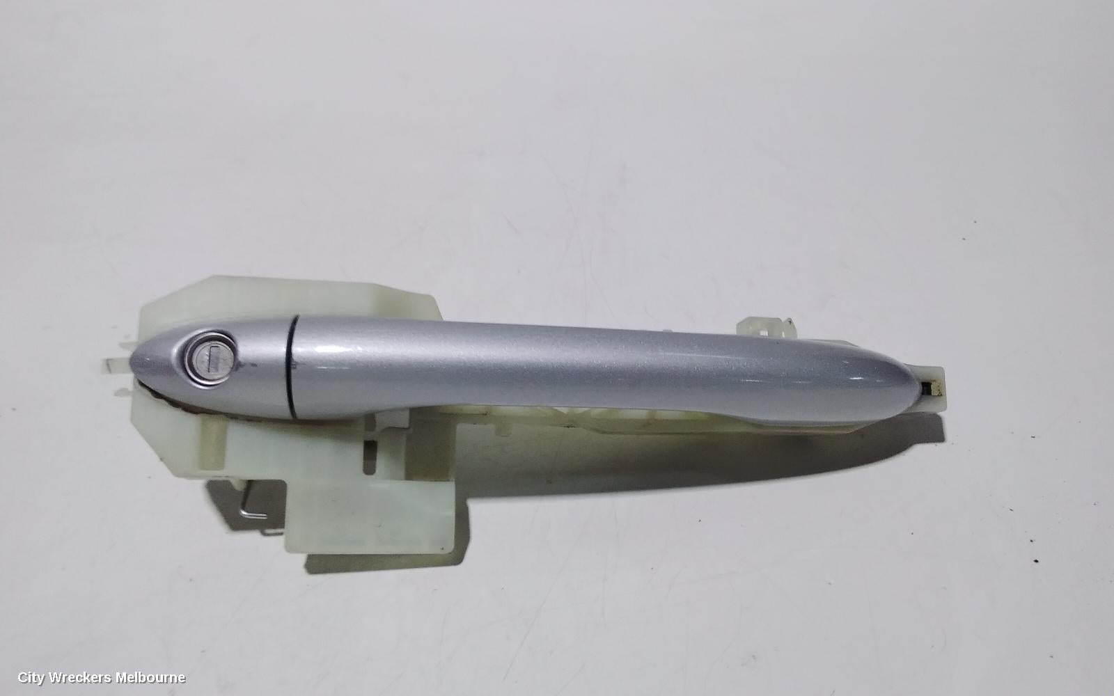 KIA CARNIVAL/GRAND CARNIVAL DOOR HANDLE, OUTER, RH FRONT, NON KEYLESS ENTRY, YP, 01/2015 - 10/2020 - Image 2