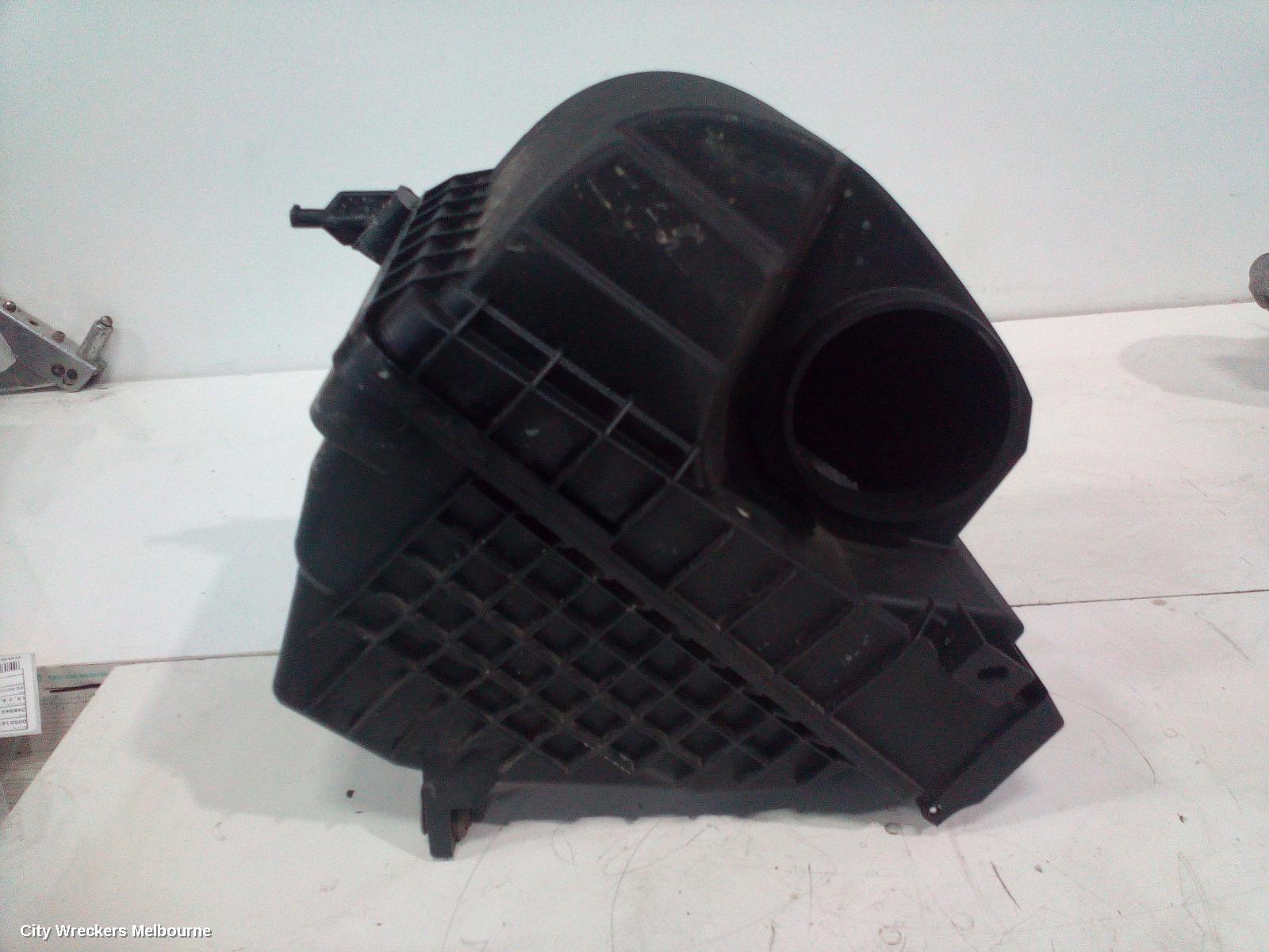 KIA SORENTO AIR CLEANER/BOX, AIR CLEANER, UM, 3.5, PETROL, 08/2017 - 01/2020 - Image 3