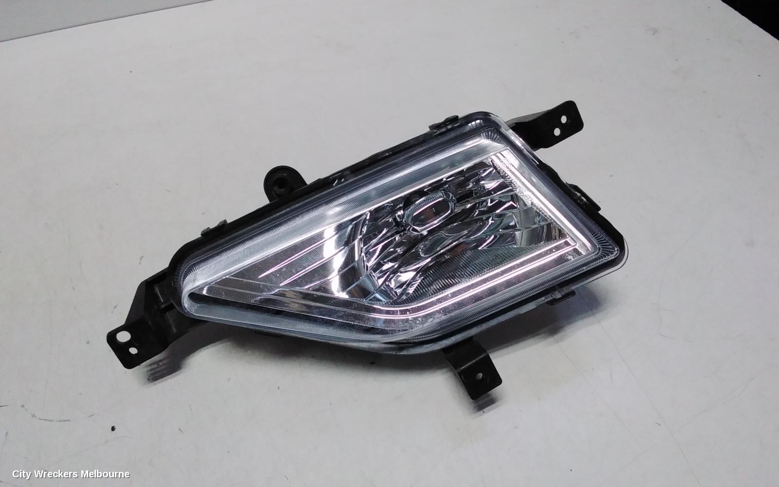 LDV DELIVER 9 RIGHT INDICATOR/FOG/SIDE, BUMPER FOGLAMP,  07/2020 ONWARDS - Image 3