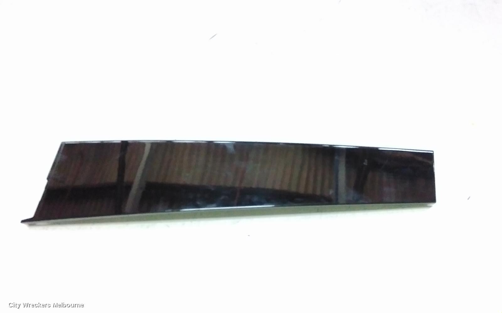 HYUNDAI SANTA FE DOOR MOULD, RHR: 137238, MX5, RH REAR, HIGH GLOSS BLACK, 11/2023 ONWARDS - Image 1