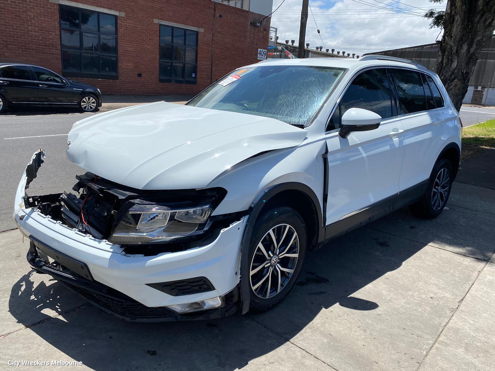 VOLKSWAGEN TIGUAN LEFT REAR DOOR WINDOW, 5NA, DARK TINT TYPE, 06/2016 ONWARDS - Image 3