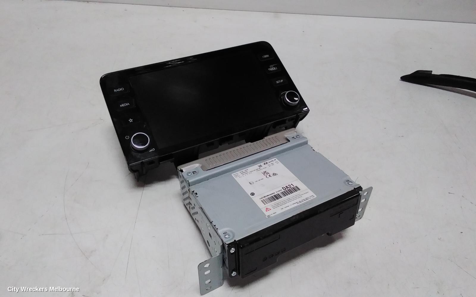 HYUNDAI STARIA RADIO/CD/DVD/SAT/TV, DISPLAY UNIT, 8IN, TOUCH SCREEN, NON SAT NAV TYPE, US4, 04/2021 ONWARDS - Image 1