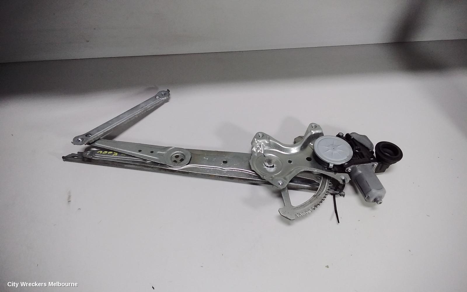 TOYOTA CAMRY RIGHT FRONT WINDOW REG/MOTOR, ASV50/AVV50, POWER, 12/2011 - 10/2017 - Image 1