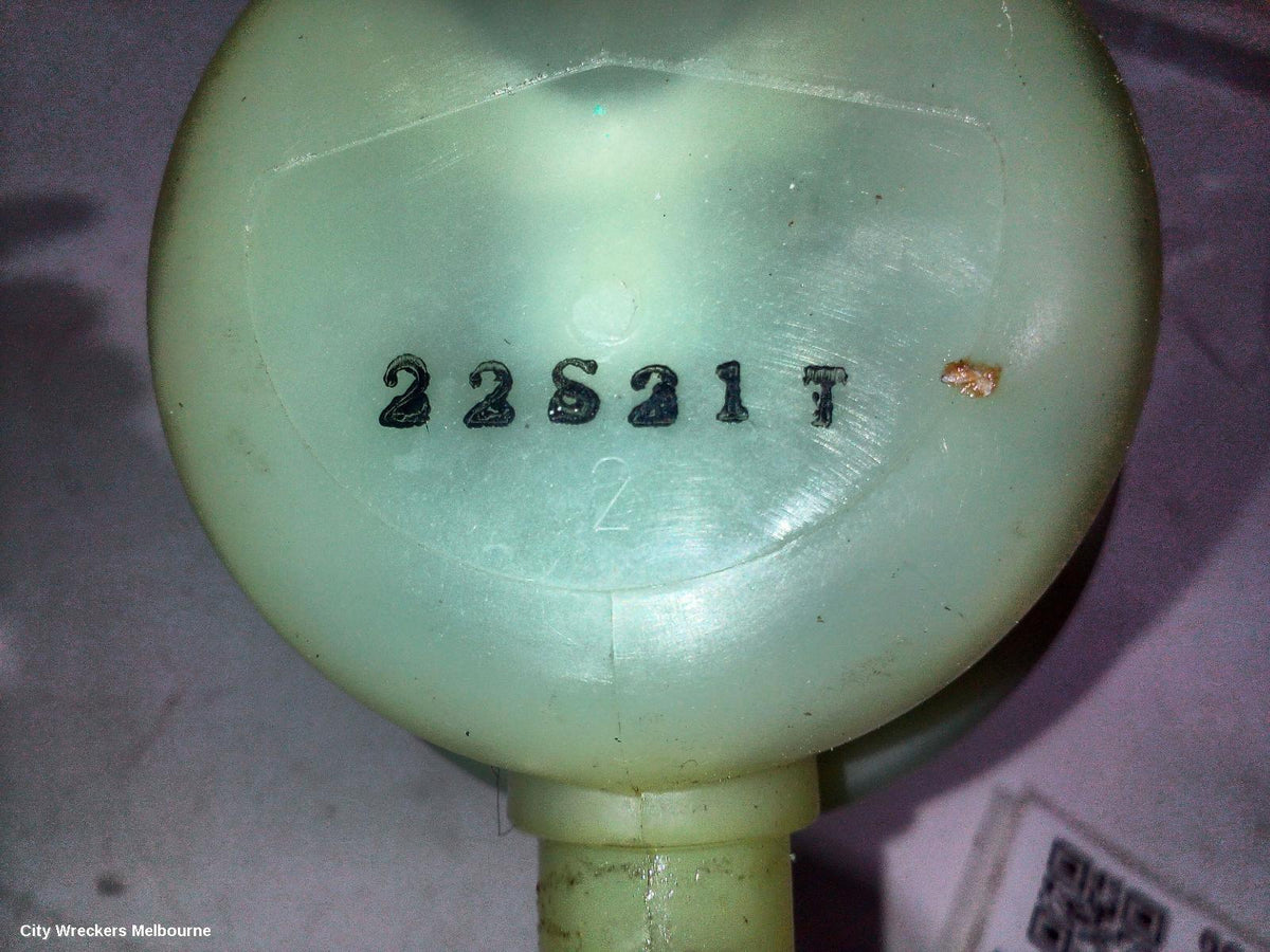 MITSUBISHI TRITON, MQ-MR, 03/2015 - 10/2023, POWER STEERING PUMP RESERVOIR TANK: 147856 - Image 3