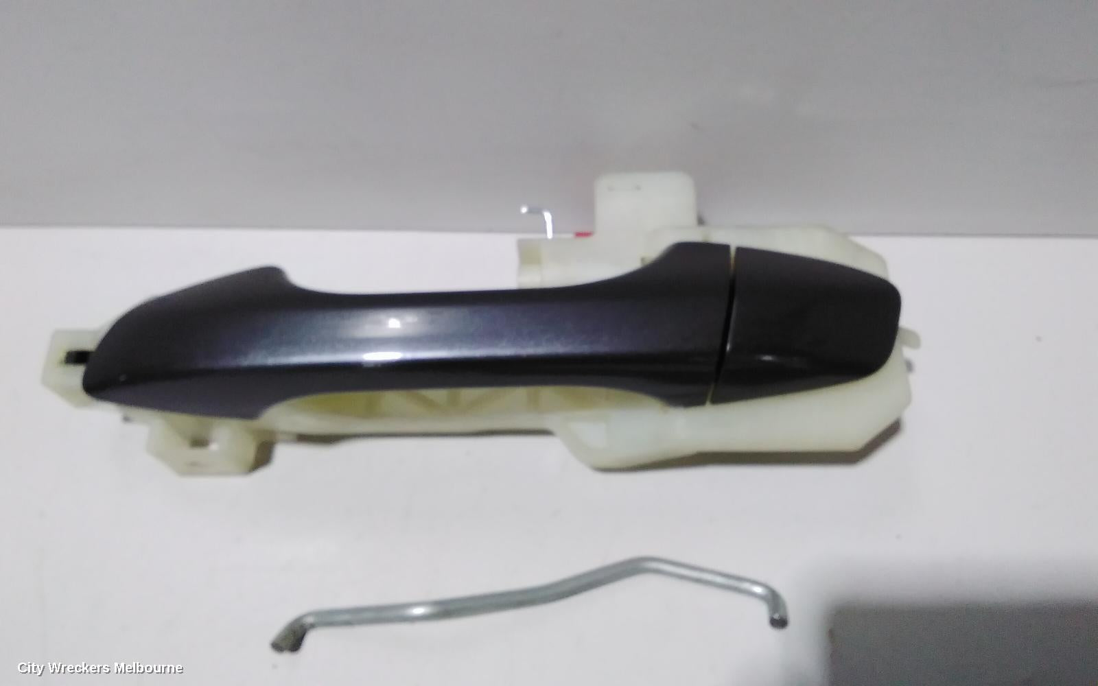 KIA RIO DOOR HANDLE, YB, OUTER, LH FRONT, 12/2016 - 06/2023 - Image 2