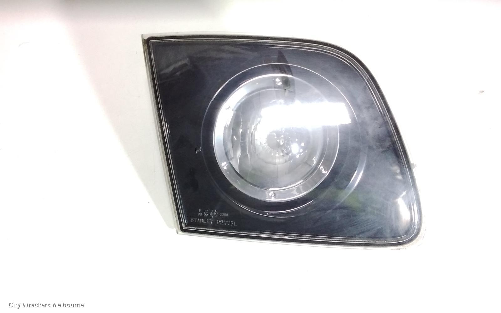 MAZDA 3 REAR GARNISH, BOOTLID LAMP (LH SIDE), BK, 07/2006 - 04/2009 - Image 2