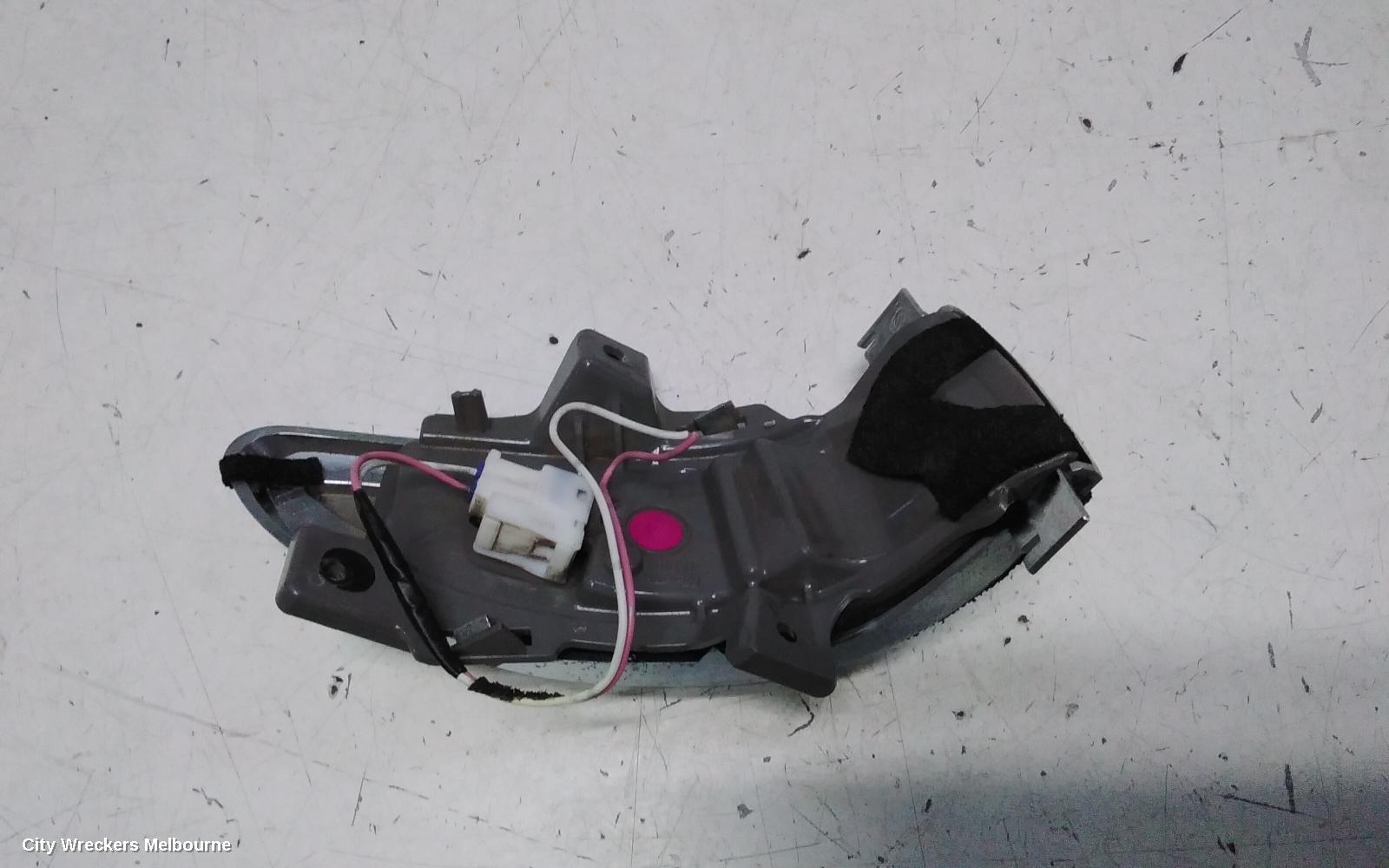 LEXUS IS250/IS250C LEFT DOOR MIRROR, IS250/IS350, GSE20R/GSE21R, SEDAN, PRESTIGE, W/ INDICATOR TYPE (1 PLUG), 10/2008 - 06/2013 - Image 3
