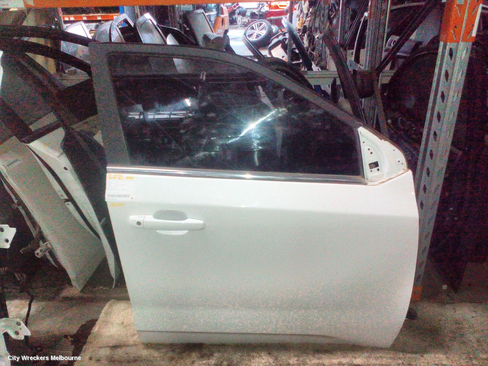 MG GS RIGHT FRONT DOOR, SAS2, 09/2016 - 08/2019 - Image 1