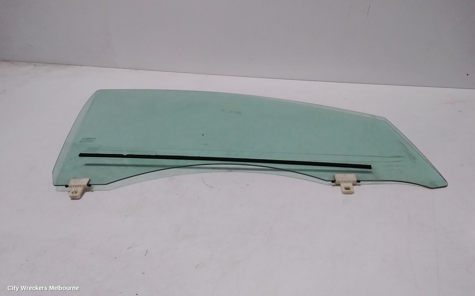 RENAULT MEGANE RIGHT FRONT DOOR WINDOW, GEN 4, 06/2016 - 02/2020 - Image 1