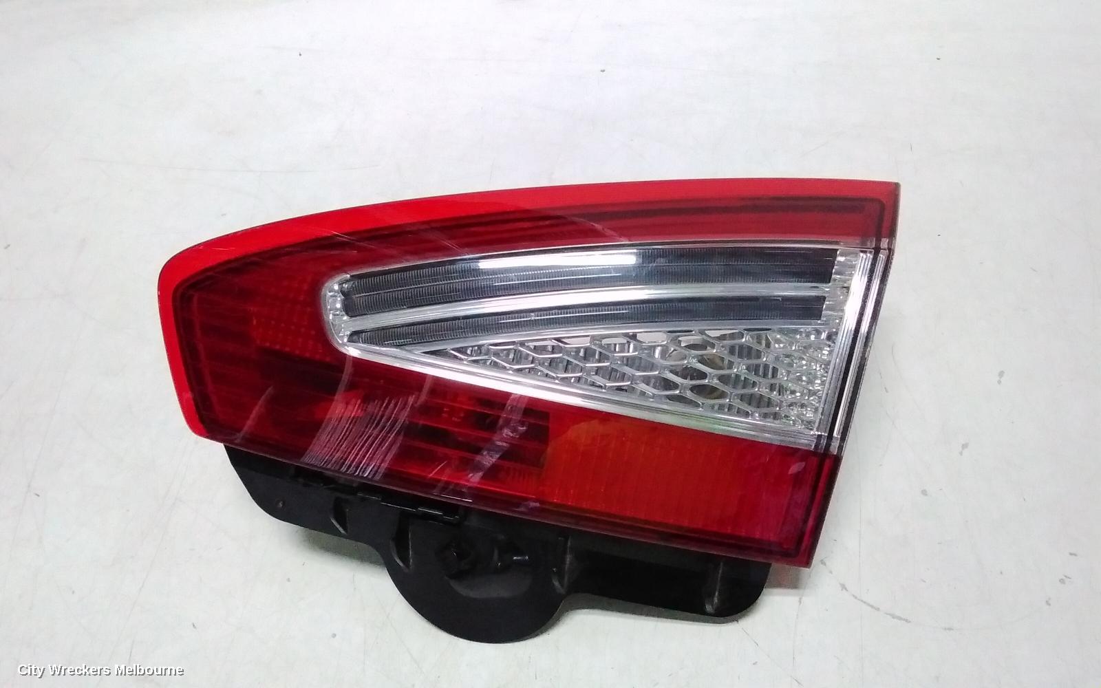 FORD MONDEO REAR GARNISH, TAILGATE LAMP (RH SIDE), WAGON, MC, 11/2010 - 12/2014 - Image 2