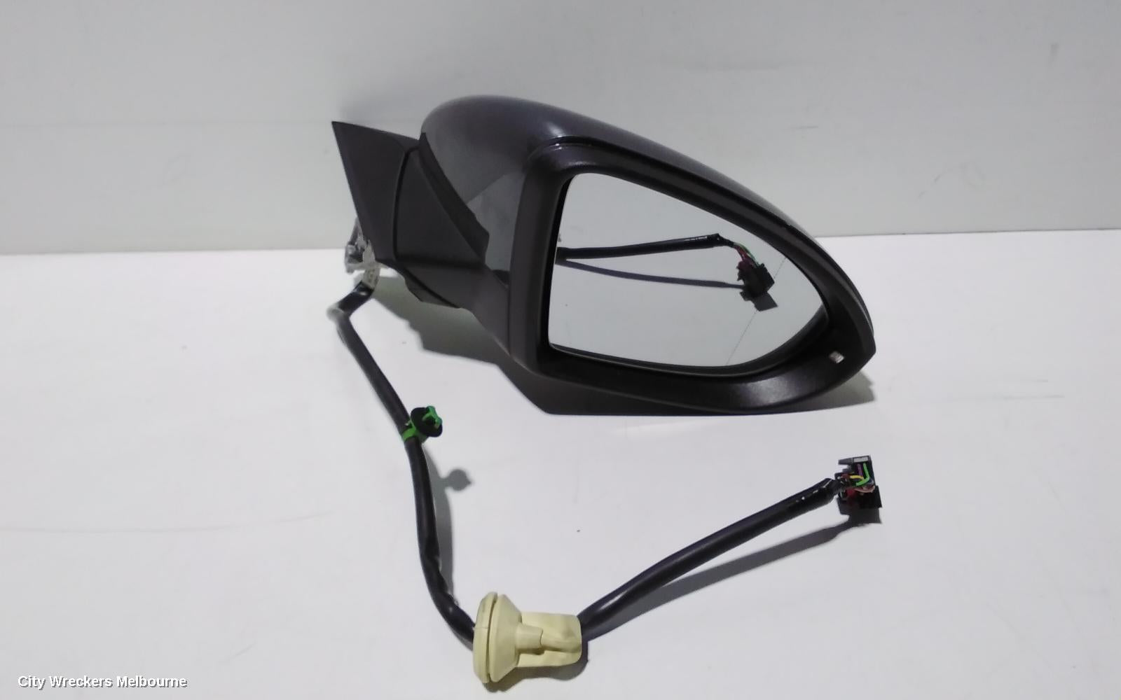 VOLKSWAGEN GOLF RIGHT DOOR MIRROR, GEN 7, COLOUR CODED, POWER FOLD, W/ MEMORY, HEATED, NON LANE KEEPING SYSTEM, (6XQ/7Y0), 03/2017 - 08/2020 - Image 3