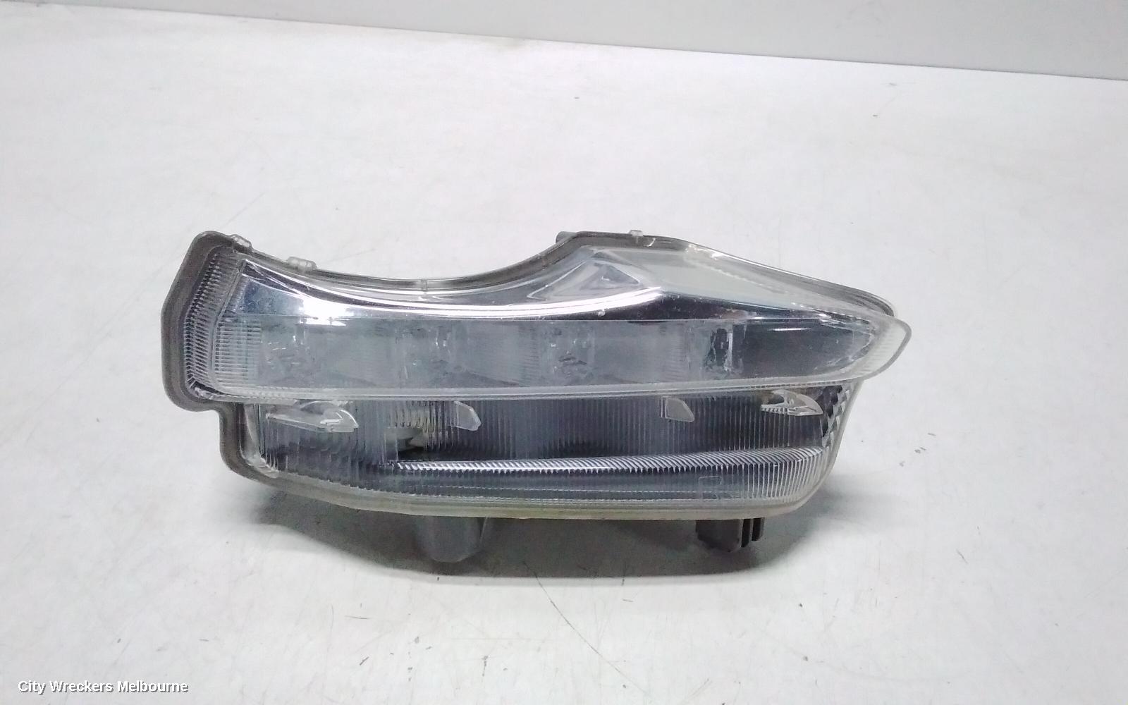 TOYOTA KLUGER RIGHT INDICATOR/FOG/SIDE, DAYTIME RUNNING LAMP, GSU50/GSU55, 12/2013 - 10/2016 - Image 1