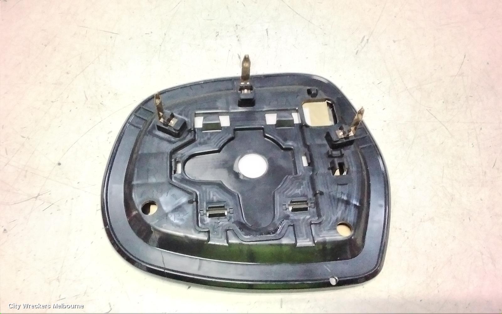 TOYOTA HIACE RIGHT DOOR MIRROR, TRH/KDH, POWER, BLACK (3 WIRE), ROUND PLUG TYPE, 01/2005 - 01/2014 - Image 3