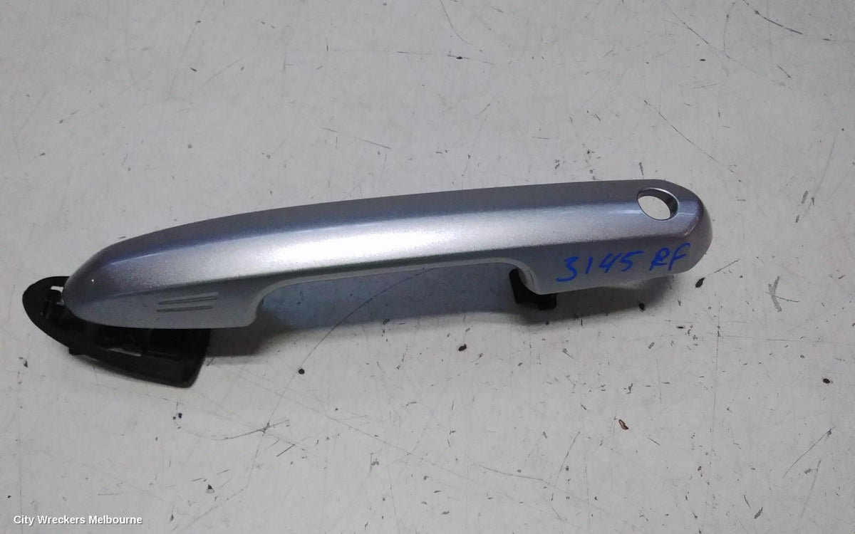 TOYOTA KLUGER DOOR HANDLE, RH FRONT, OUTER, COLOUR CODED, XU70 SERIES, 03/2021 ONWARDS - Image 3