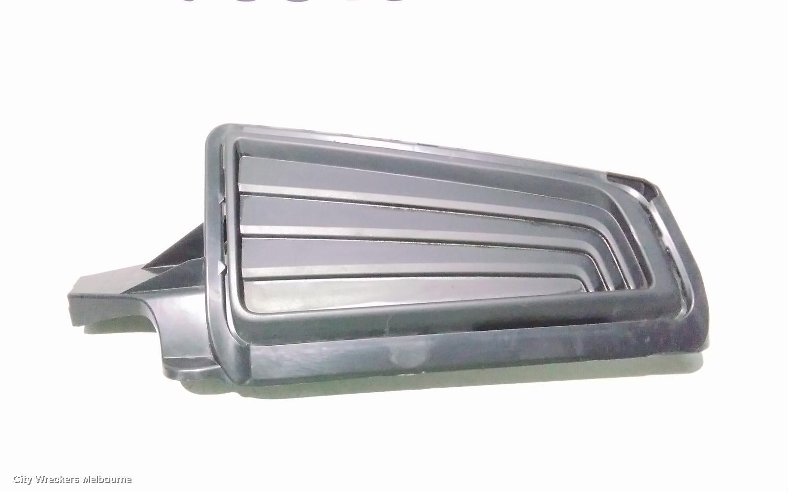 TOYOTA HIACE LEFT INDICATOR/FOG/SIDE, BUMPER FOGLAMP COVER, NON FOGLAMP TYPE, 300 SERIES, 04/2019 ONWARDS - Image 2