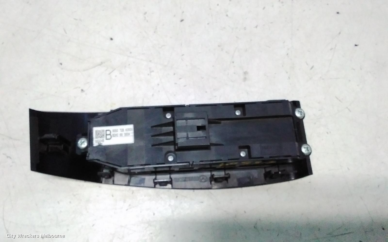 MAZDA 3 PWR DR WIND SWITCH, RH FRONT (MASTER SWITCH), POWER, BP, 03/2019 ONWARDS - Image 3