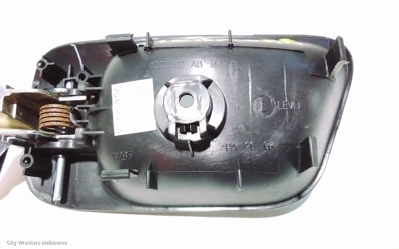 CHRYSLER 300C DOOR HANDLE, INNER, RH REAR, 11/2005 - 12/2011 - Image 2