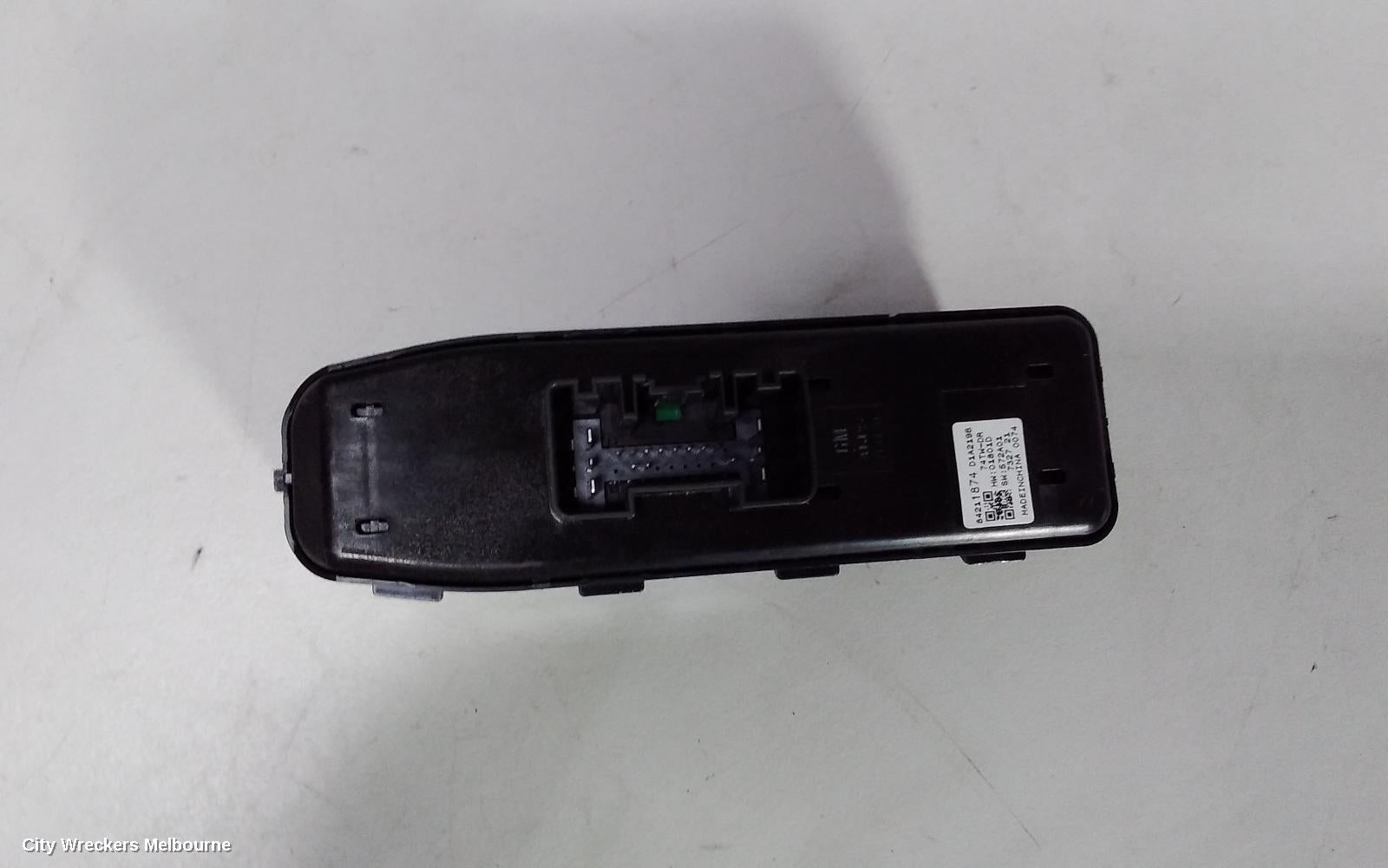 HOLDEN COMMODORE PWR DR WIND SWITCH, RH FRONT (MASTER SWITCH), ZB, HATCH/WAGON, 10/2017 - 12/2020 - Image 2
